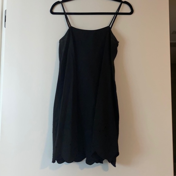 Zara black dress size XS scalloped hem - Picture 1 of 3